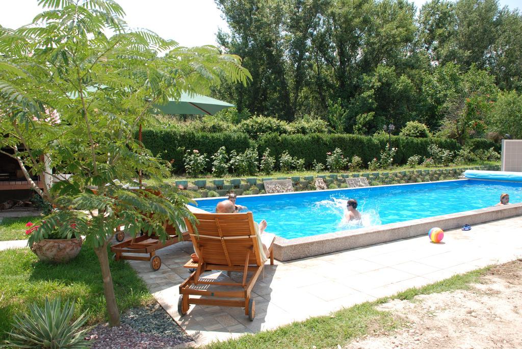 Villa Giulia Islaz Exterior foto