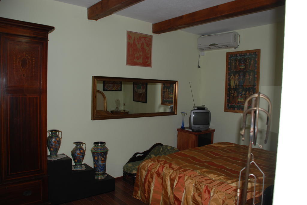Villa Giulia Islaz Habitación foto