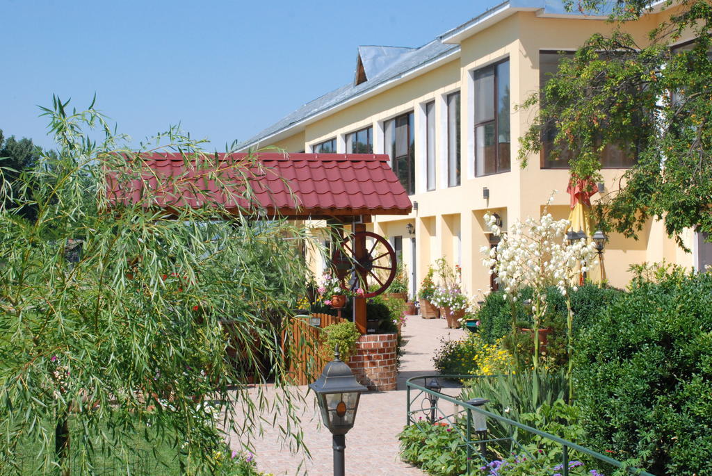 Villa Giulia Islaz Exterior foto